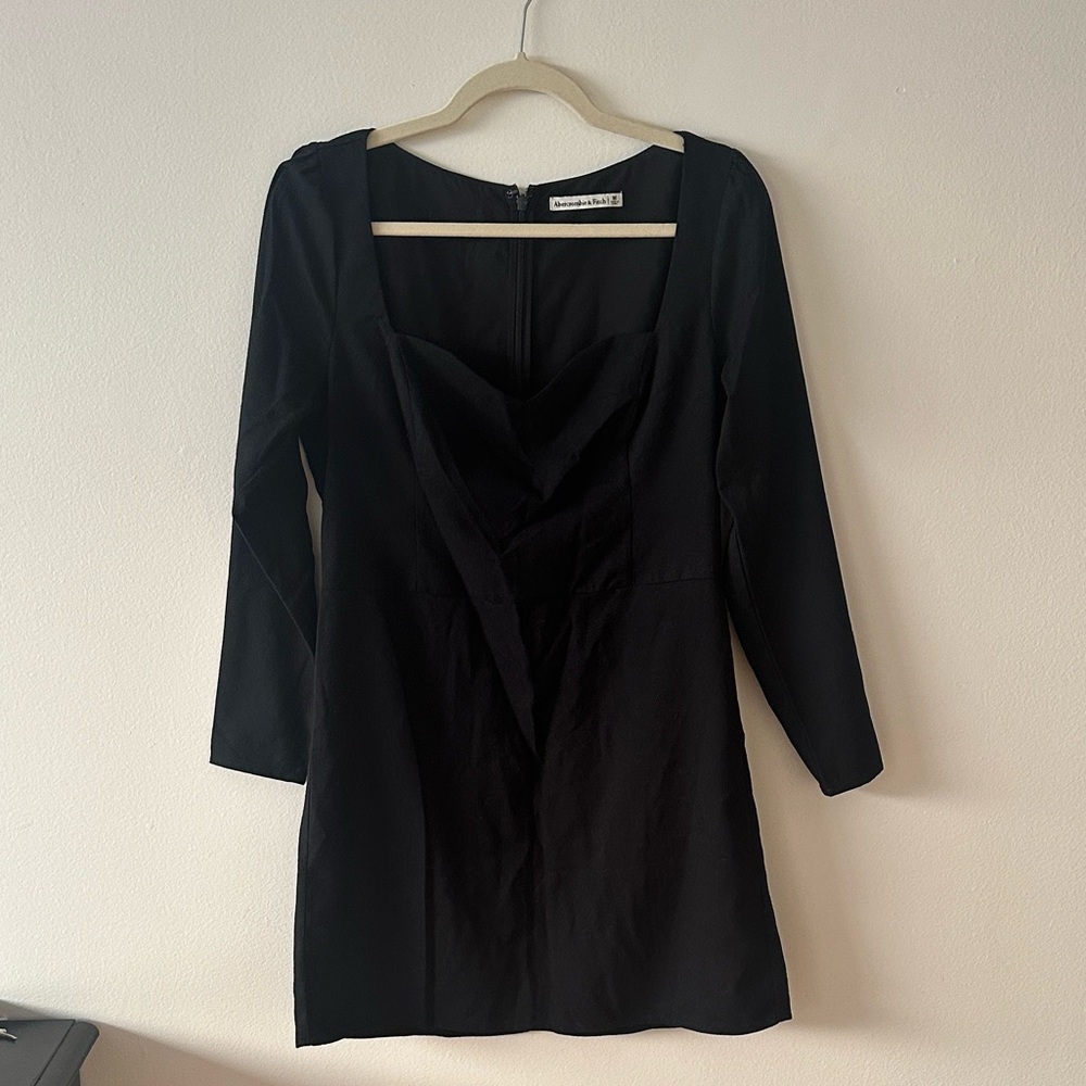 Abercrombie & Fitch Black Long Sleeve Dress M sweetheart romantic neckline